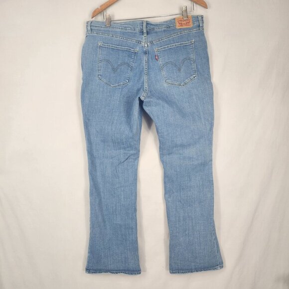 Levi Classic Bootcut Women's 33 Mid Rise Light Wash Stretch Denim Blue Pants - Picture 2 of 8